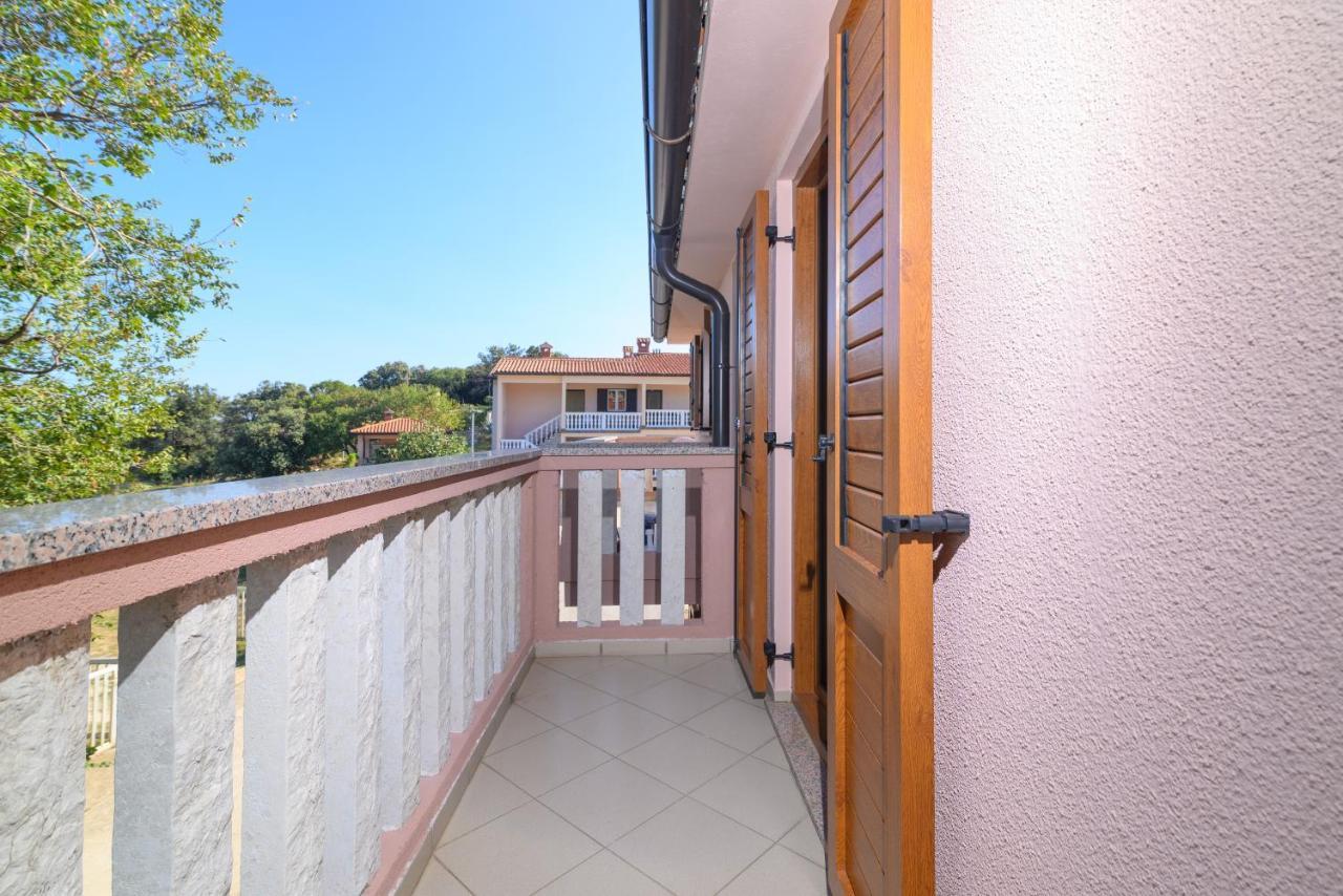Apartments By The Sea Duga Luka - Prtlog, Labin - 2335 Экстерьер фото